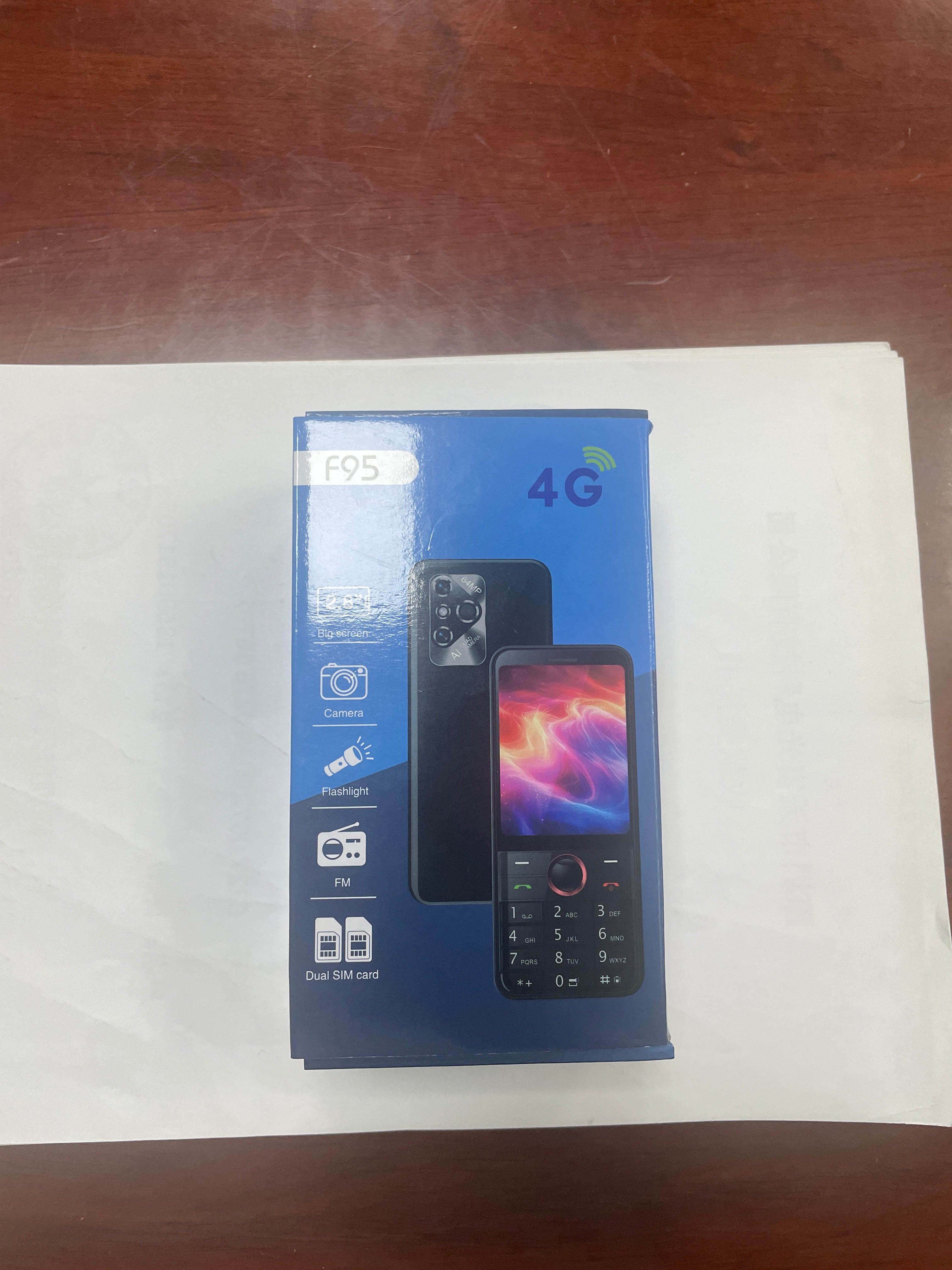 Unlocked 4G Dual Sim Keypad Phone 2.8 Inch TFT Screen FM Radio Bluetooth For Europe Southeast Asia